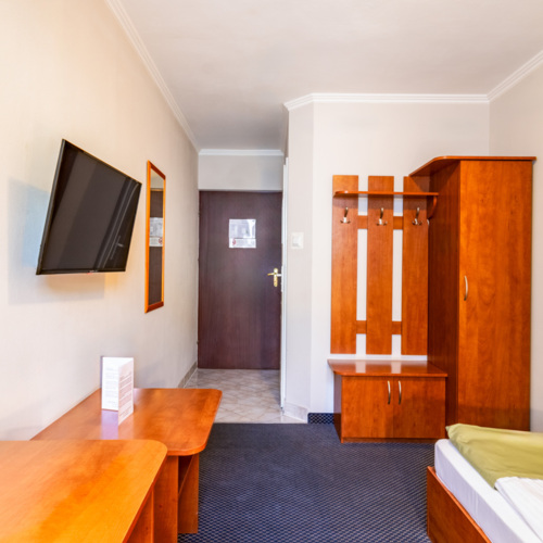 Hotel Warszawa – pokój jednoosobowy typu Economy z wyposażeniem