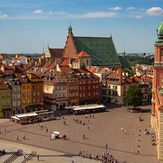 Plac Zamkowy i Stare Miasto w Warszawie z Kolumną Zygmunta i Zamkiem Królewskim