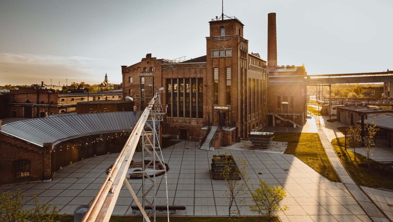 Jeden z obiektów sieci hoteli Arche w industrialnym stylu zbudowany z cegły
