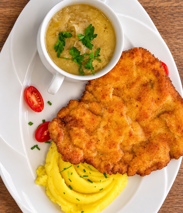 Kotlet panierowany z puree – Restauracja Hotel Górsko