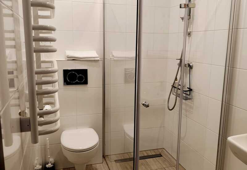 Łazienka w pokoju trzyosobowych w Hotelu Górsko