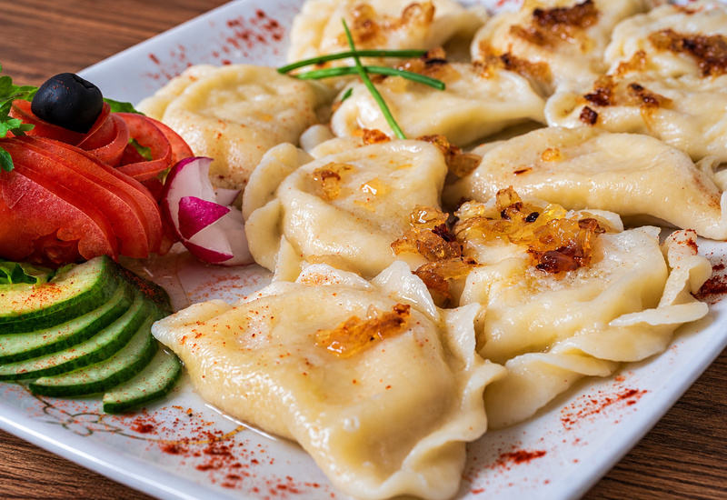 Pierogi z masłem i podsmażaną cebulką – Restauracja Hotel Górsko
