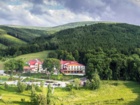 Malinowy Dwór - hotel na tle gór