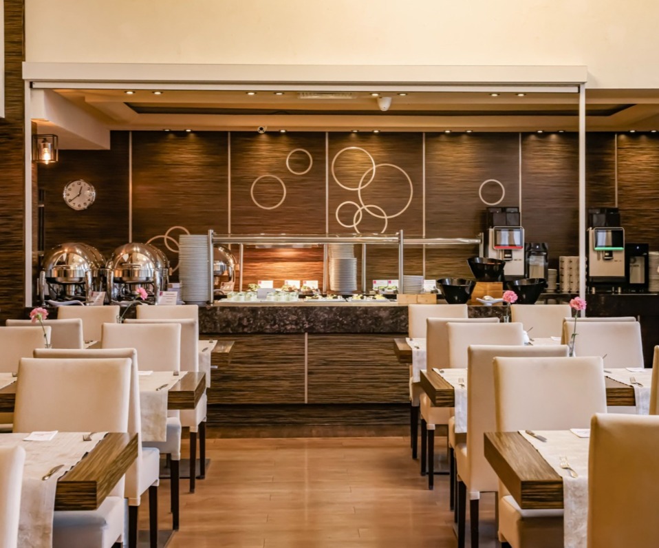 Restauracja - Świeradów Zdrój - Hotel Malinowy Dwór - wnętrze restauracji