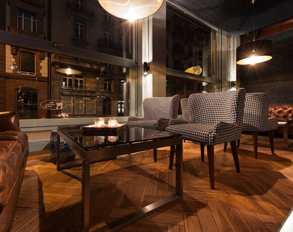 Modern design and contemporary drinks at the Weisses Schaf Luzern.