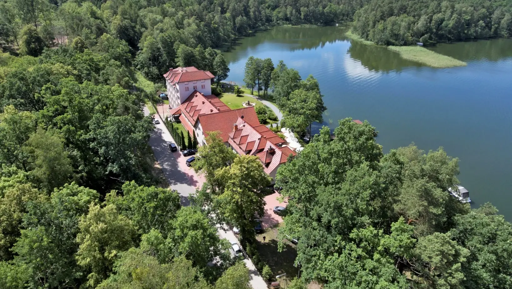 Hotel Nidzki nad jeziorem