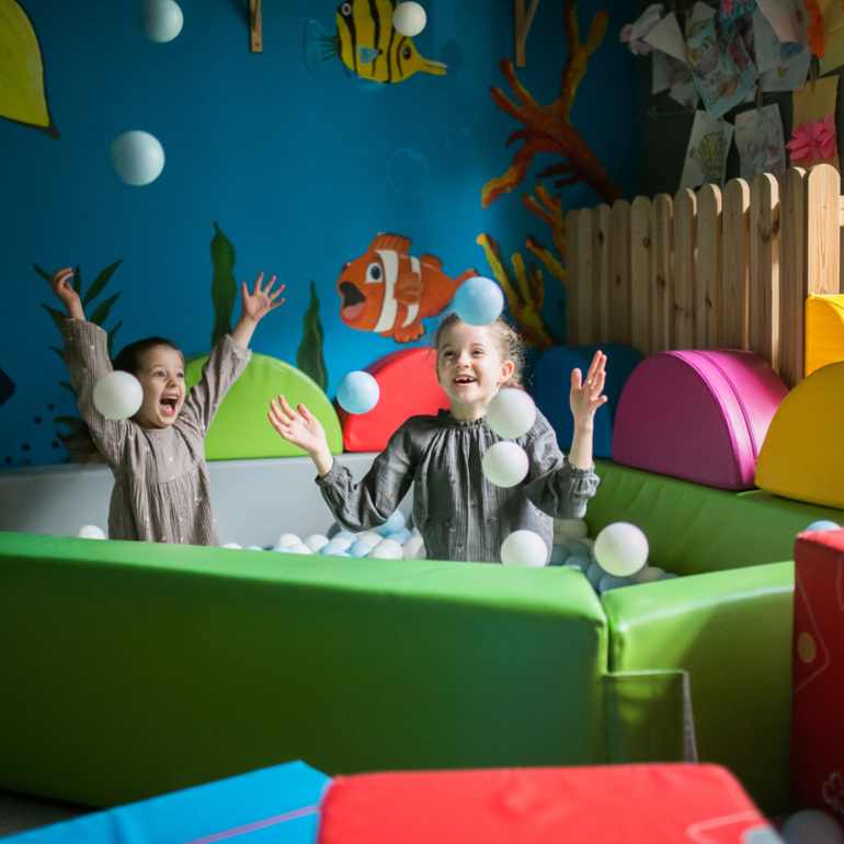 basen z kulkami dla dzieci