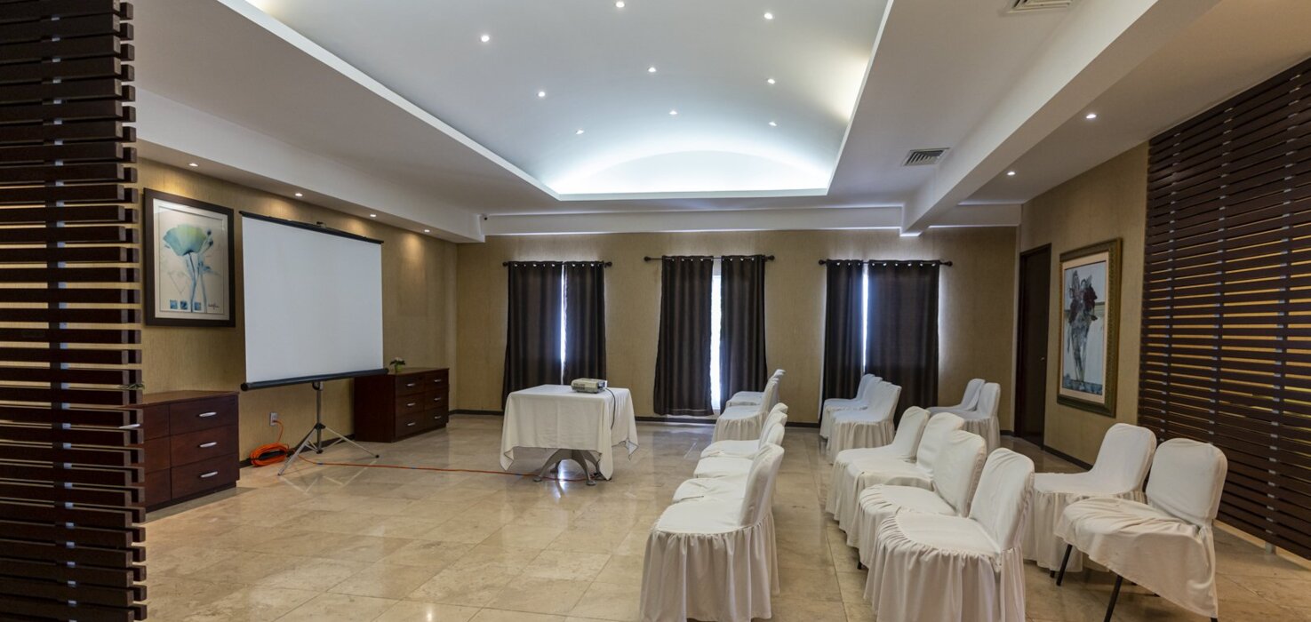 Sala de eventos de Piso Ejecutivo. Montaje: Auditorio. Capacidad Max: 30 personas