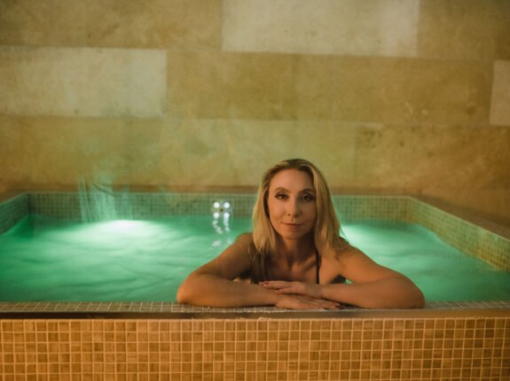 Basen floatingowy w Hotelu pod Warszawą