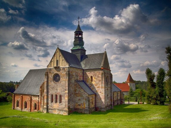 Widok na Hotel ze SPA pod Warszawą