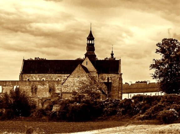 Historyczny Hotel pod Warszawą