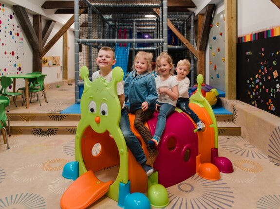 sala zabaw dla dzieci w hotelu pod warszawą