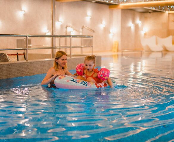 hotel z basenem pod warszawą