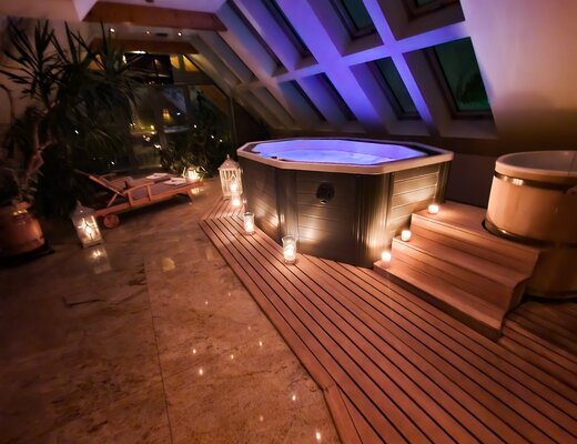 strefa wypoczynkowa, ekskluzywny hotel zakopane, drewniane jacuzzi, romantyczny klimat