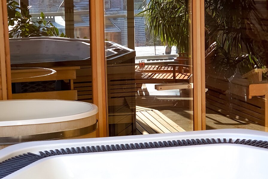 strefa wypoczynkowa, widok z jacuzzi