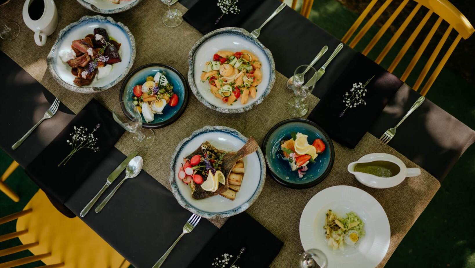 Various examples of dishes and desserts served in Kretschmer’s restaurant