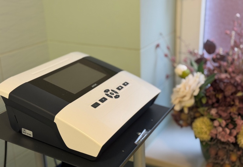 aparat do magnetoterapii i laseroterapii w hotelu Irys w Świnoujściu