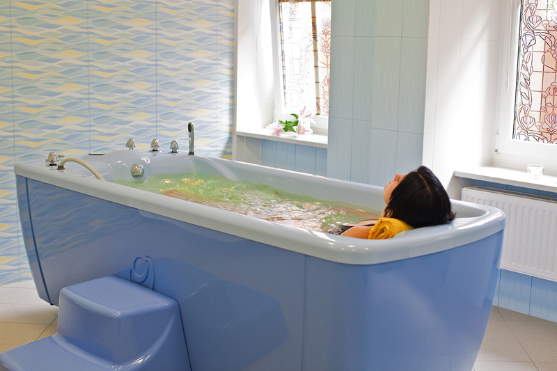 kąpiel algowo termalna z hydromasażem w hotelu Irys w Świnoujściu