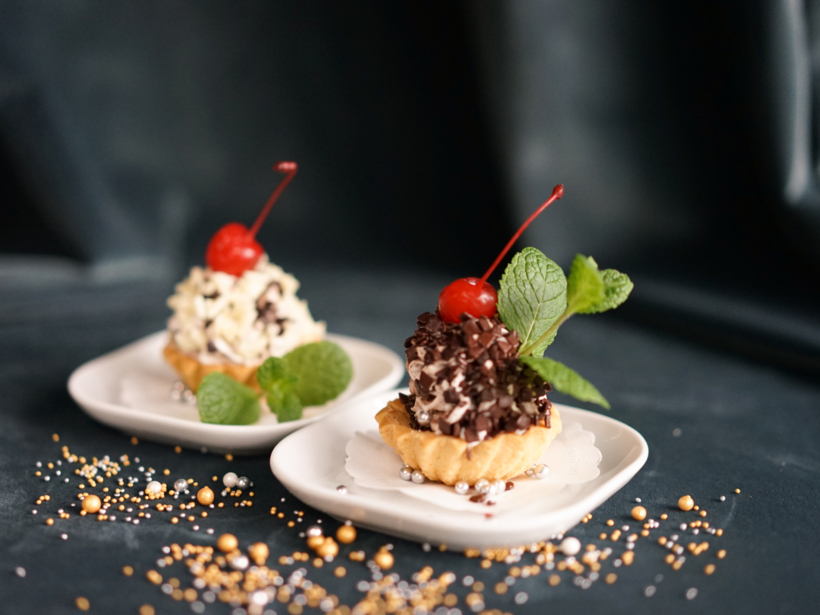 udekorowane babeczki w kawiarni w hotelu Irys w Świnoujściu