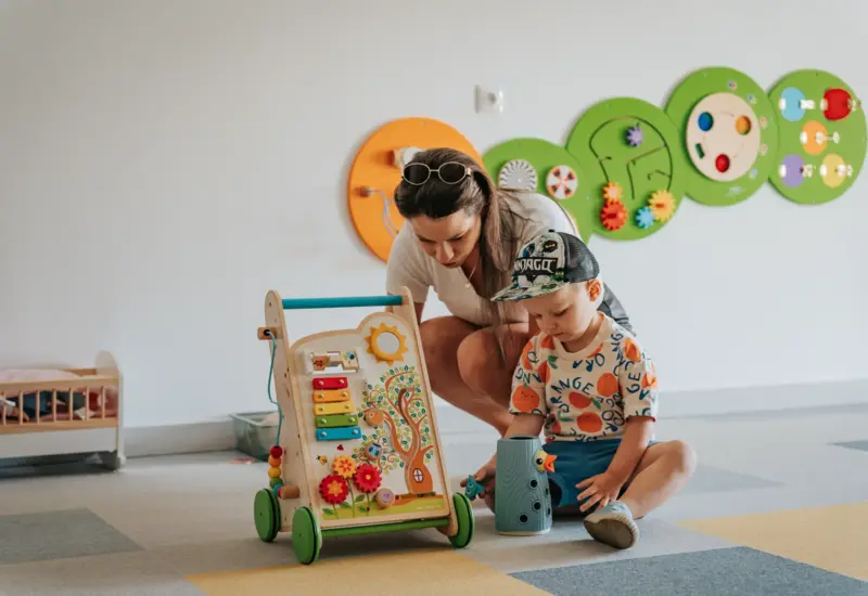 Dzieci bawiące się podczas animacji w sali – Jabłonki Resort & SPA