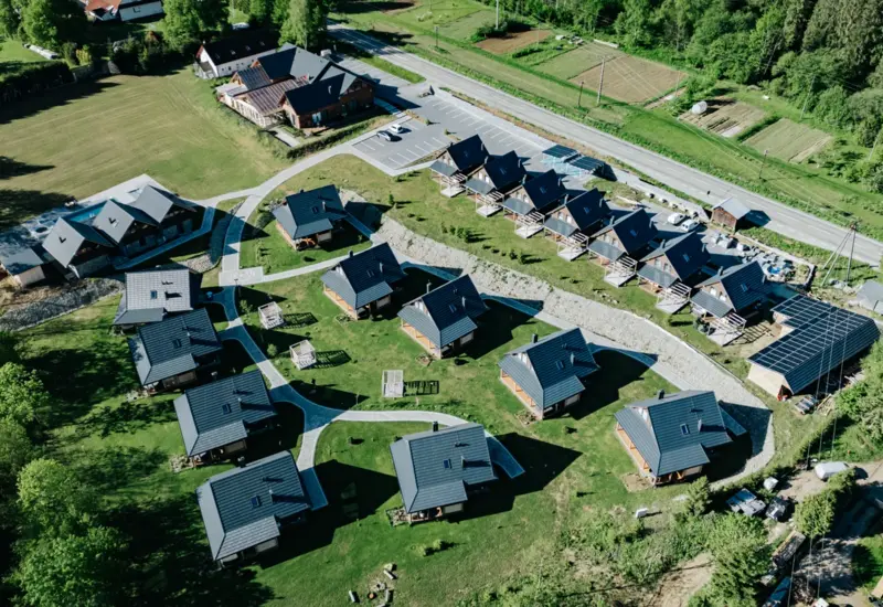 Widok na domki z lotu ptaka – Jabłonki Resort & SPA