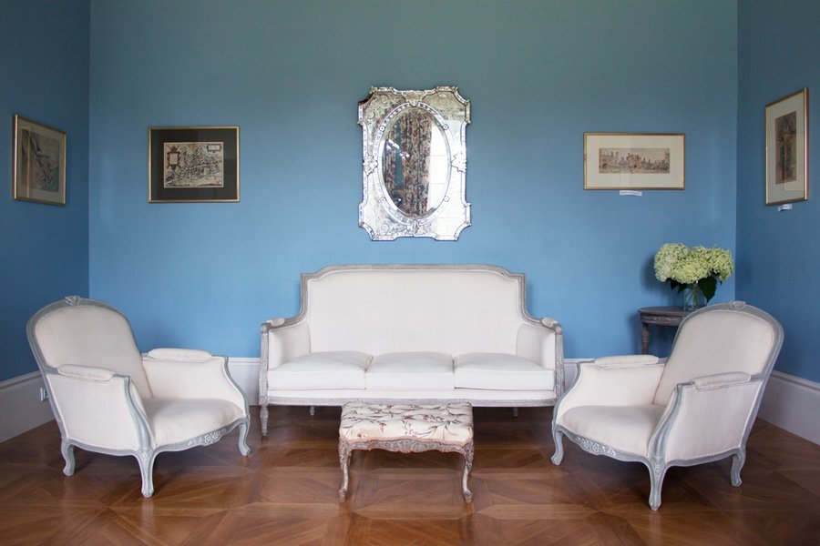 Elegancka sala w pałacu