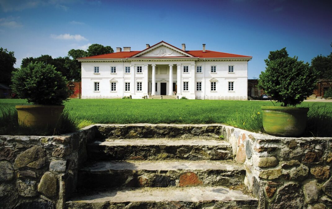 Zespół pałacowy w Korczewie