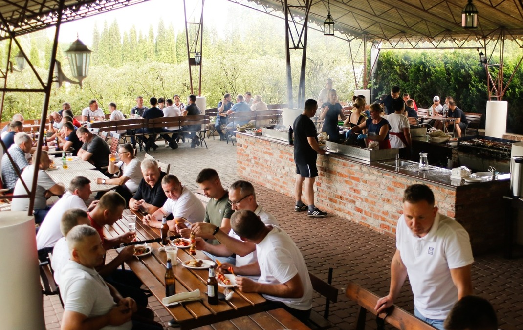 grill wiata grillowa biesiada spotkania firmowe integracyjne imprezy