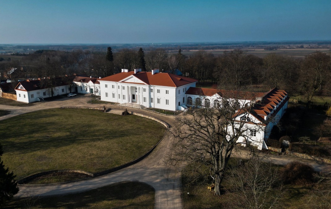park pałacowy korczew pałac