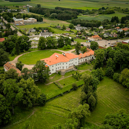 platan park pałacowy korczew