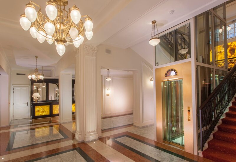 Stylový secesní výtah