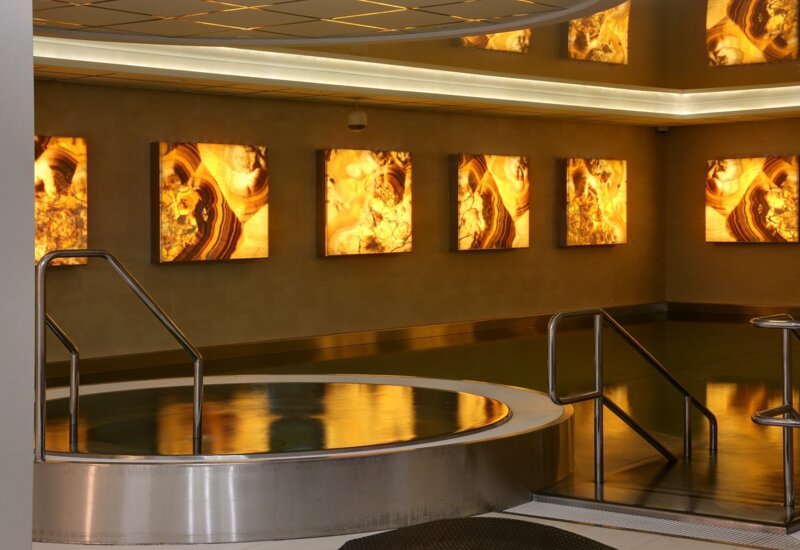 Bazén a vířivka v Olympic Palace