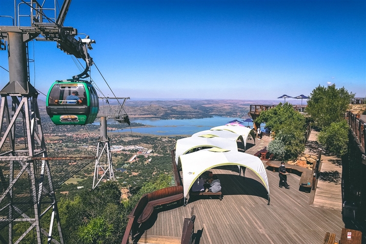 Hartbeespoort Cableway overlooking the dam and Magaliesberg