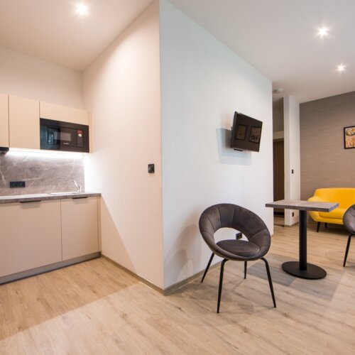 Studio - terasa - kuchyňský kout