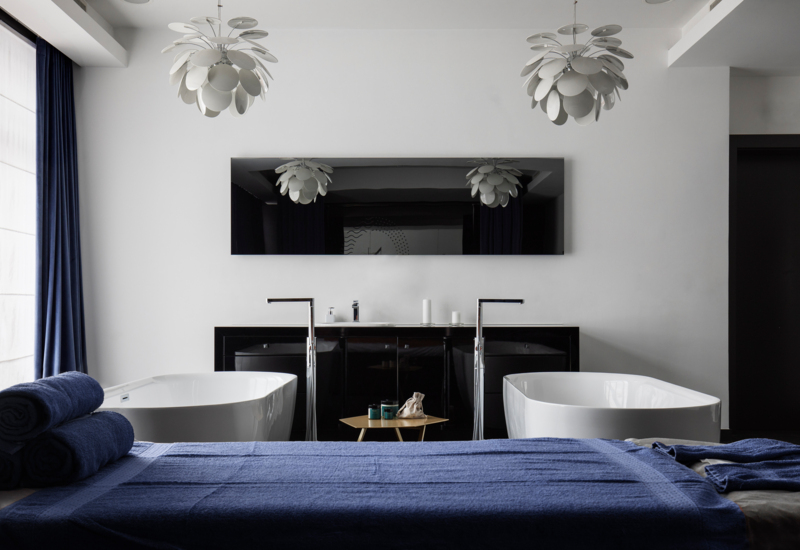 Hotelové kúpele s masážnymi lôžkami a relaxačnými vaňami