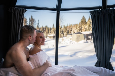 winter in rovaniemi, winter in lapland, northern lights, rovaniemi, lapland, Nova Galaxy Village, Igloo hotelli Rovaniemi Lapland, aurota hut rovaniemi, bucket list traveling, visit rovaniemi, visiting lapland,