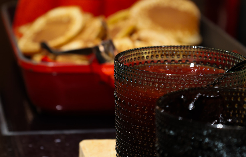 aamupala hotellissa, hotelli aamupala buffet, aamiainen, aamu hotellissa, pannukakut