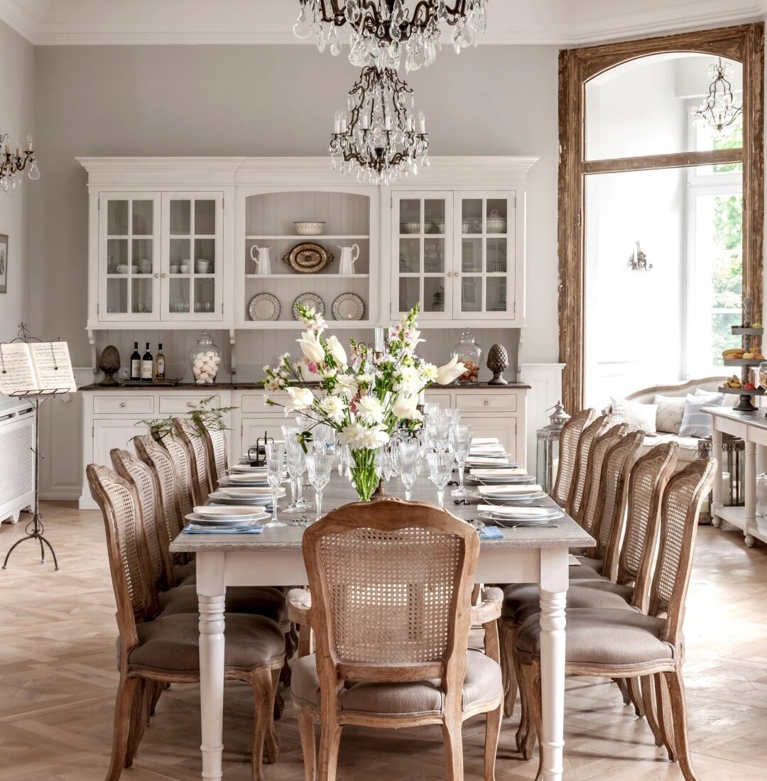 Sala kredensowa w Pałacu Kamieniec. Sala na przyjęcia rodzinne. Restauracja w Pałacu Kamieniec