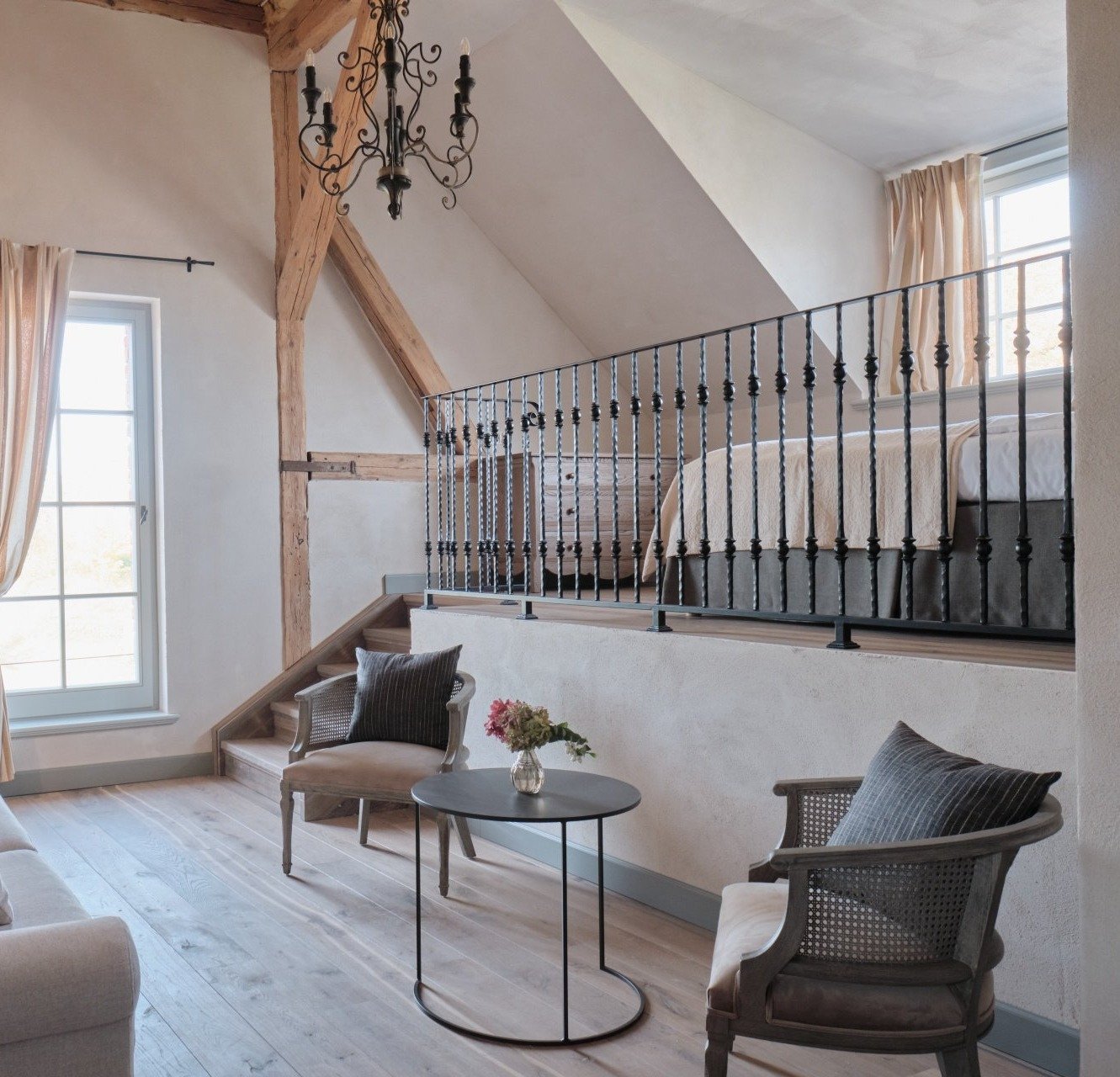 Deluxe room in Grange. A room with a mezzanine. Kamieniec Palace Hotel. Beautiful interiors