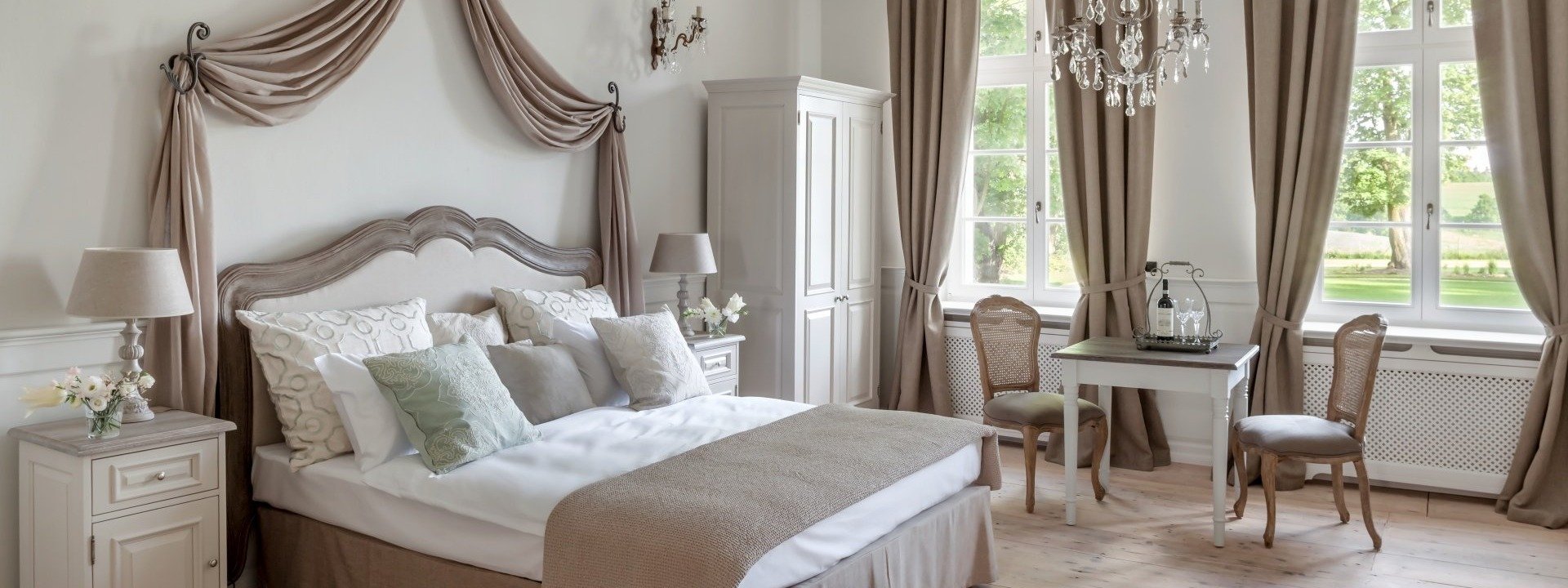 Apartment in Kamieniec Palace with garden view. A comfortable apartment near Polanica-Zdrój