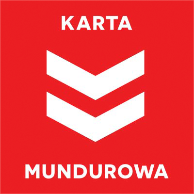 Rotes quadratisches Logo mit drei weißen Chevrons und der polnischen Aufschrift 'KARTA MUNDUR0WA'