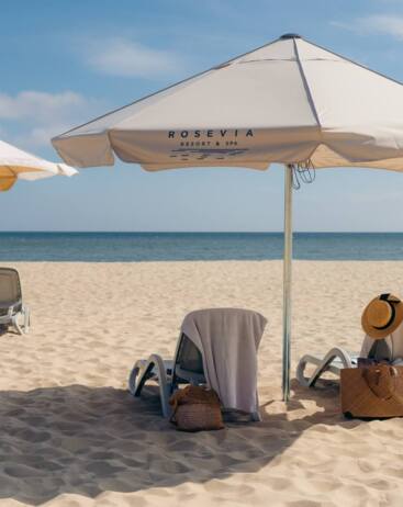 prywatna plaża hotelu nad Morzem Bałtyckim