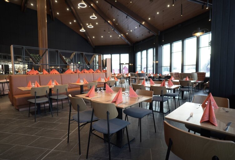 Santa's cuisine ravintola kokoustila