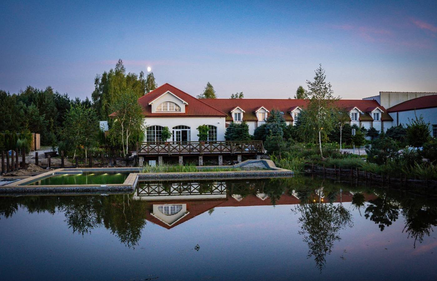 Restauracja z ogrodem pod Warszawą