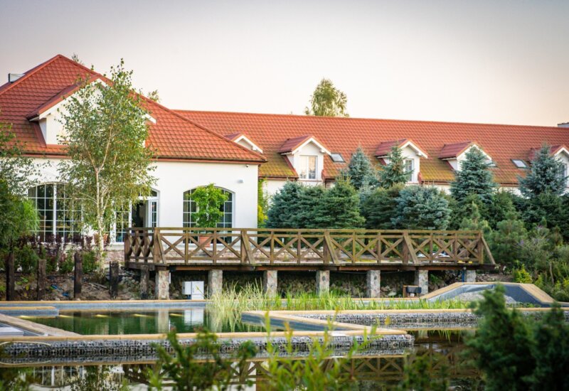 hotel z restauracja i spa pod Warszawą