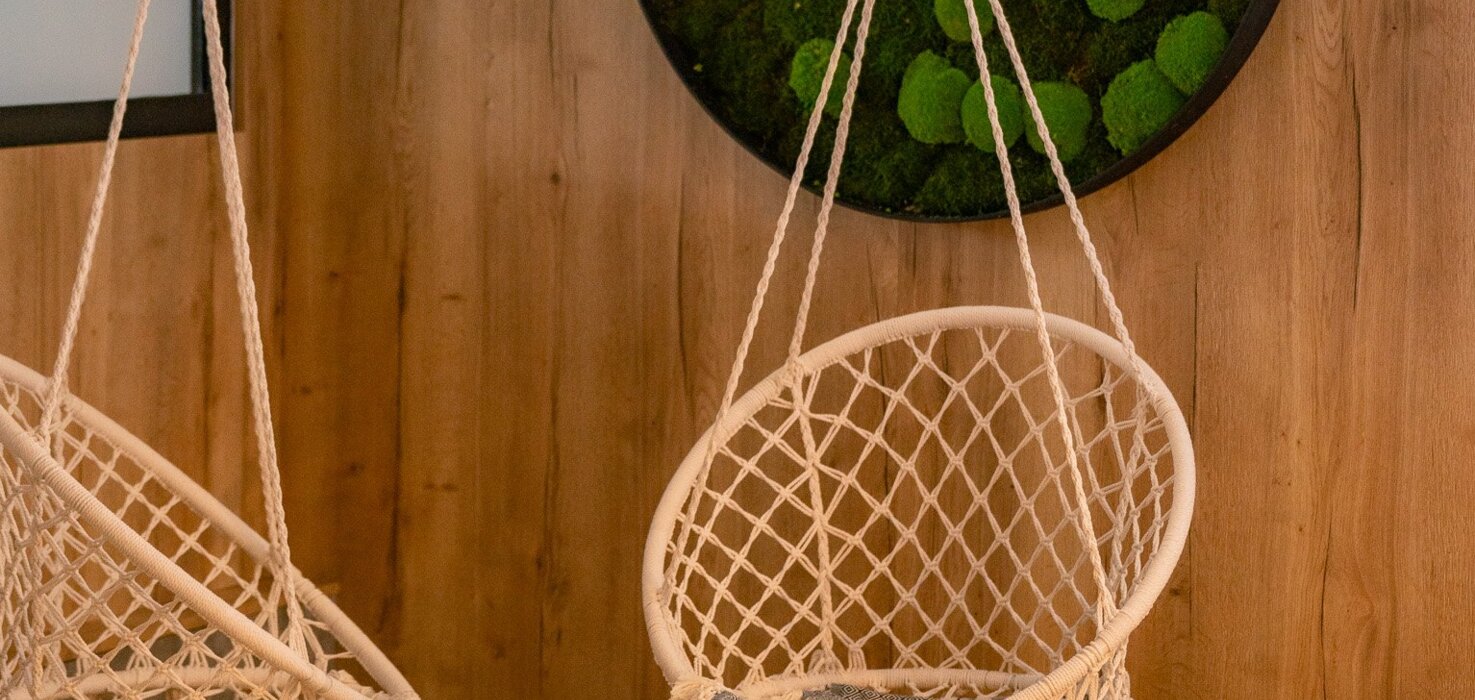 Strefa relaksu wspólna z huśtawkami