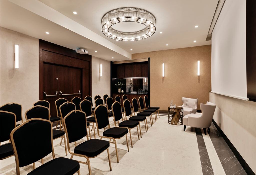 Conference room for rent in an elegant hotel near the center of Krakow – perfect for business meetin