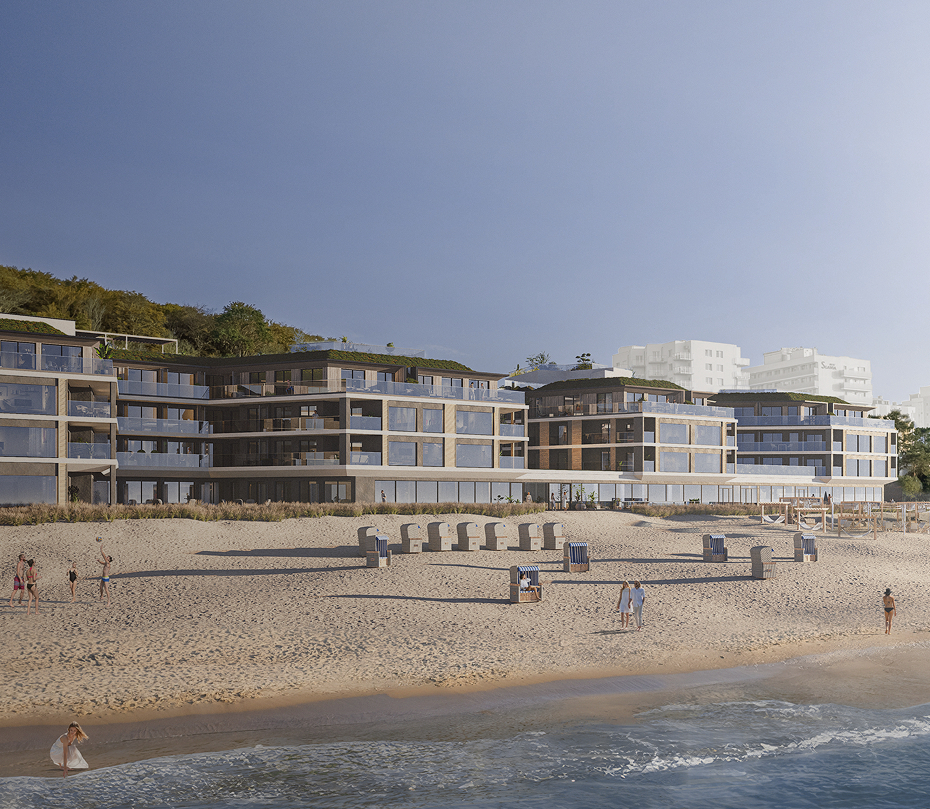 Modernes Strandhotel mit verglasten Balkonen, Sandstrand, Strandkörben und Gästen, die am Ufer spazieren und spielen.