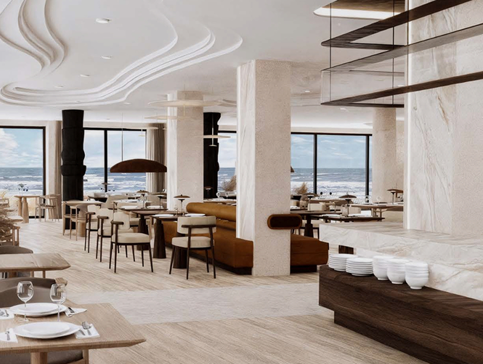 Restauracja nad brzegiem morza z panoramicznymi widokami na ocean, marmurowymi kolumnami, rzeźbionym sufitem, drewnianymi stolikami i nakryciami.