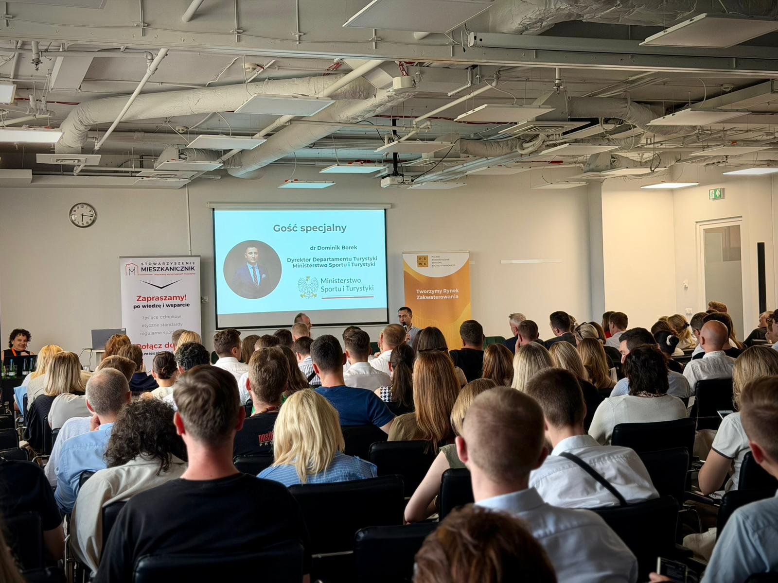 Uczestnicy konferencji „Najem krótkoterminowy – nowe prawo – nowe wymagania”